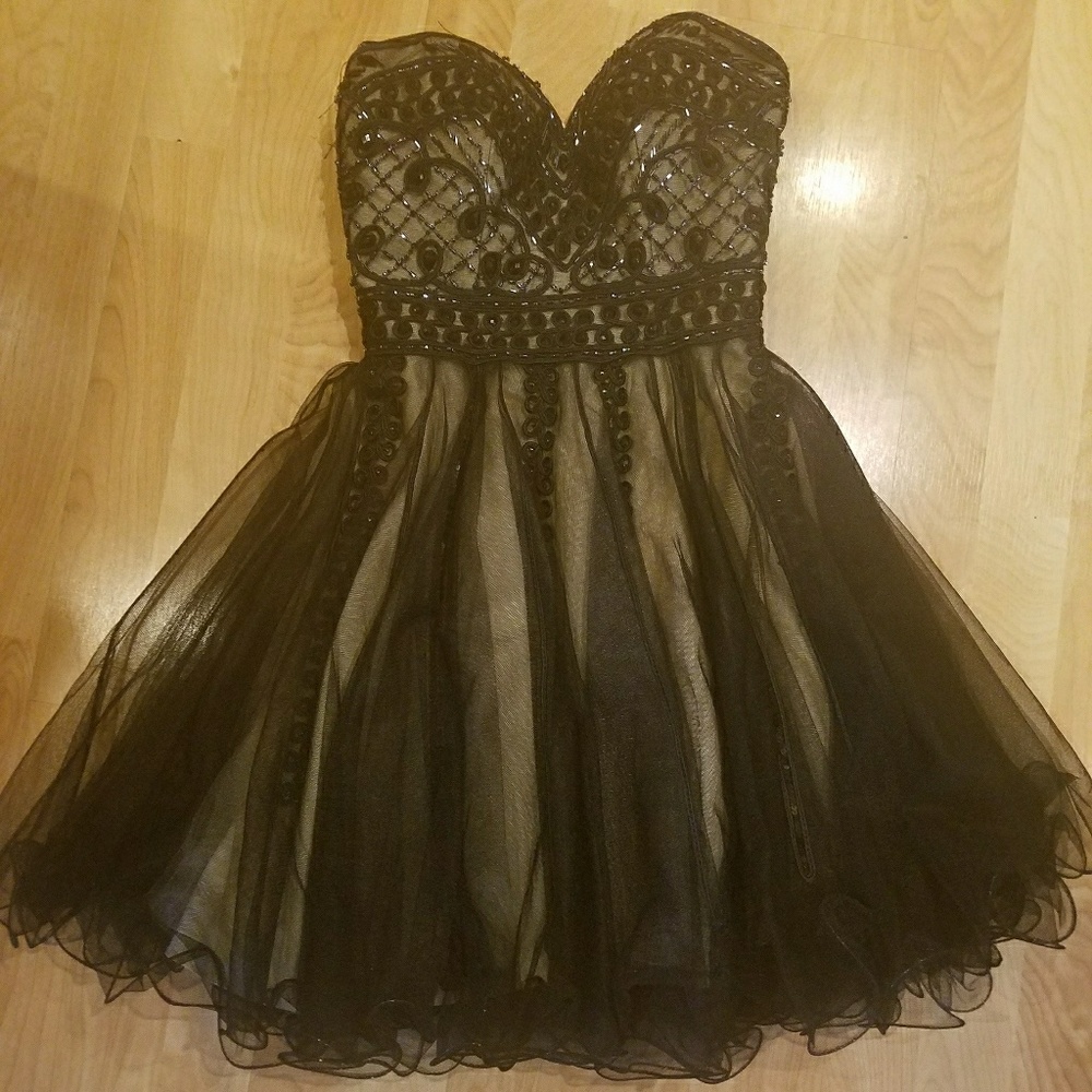Semi/grad/cocktail dress